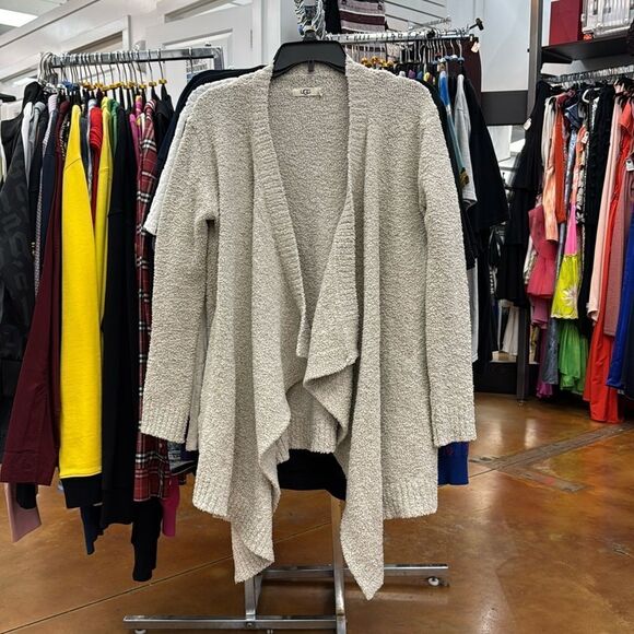 UGG Cardigan - Picture 1 of 5